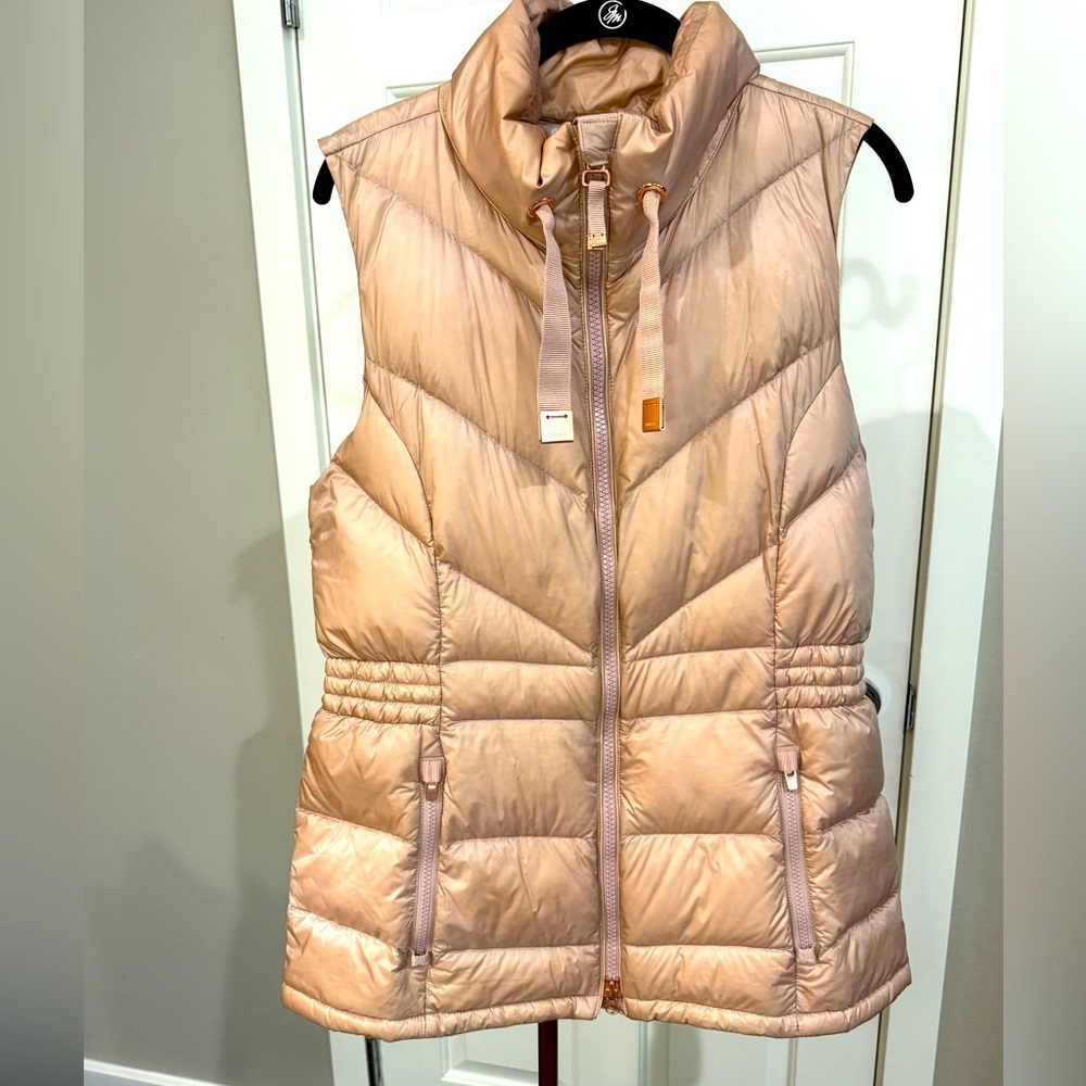 Athleta Women’s Rose Shine Down Puffer Vest